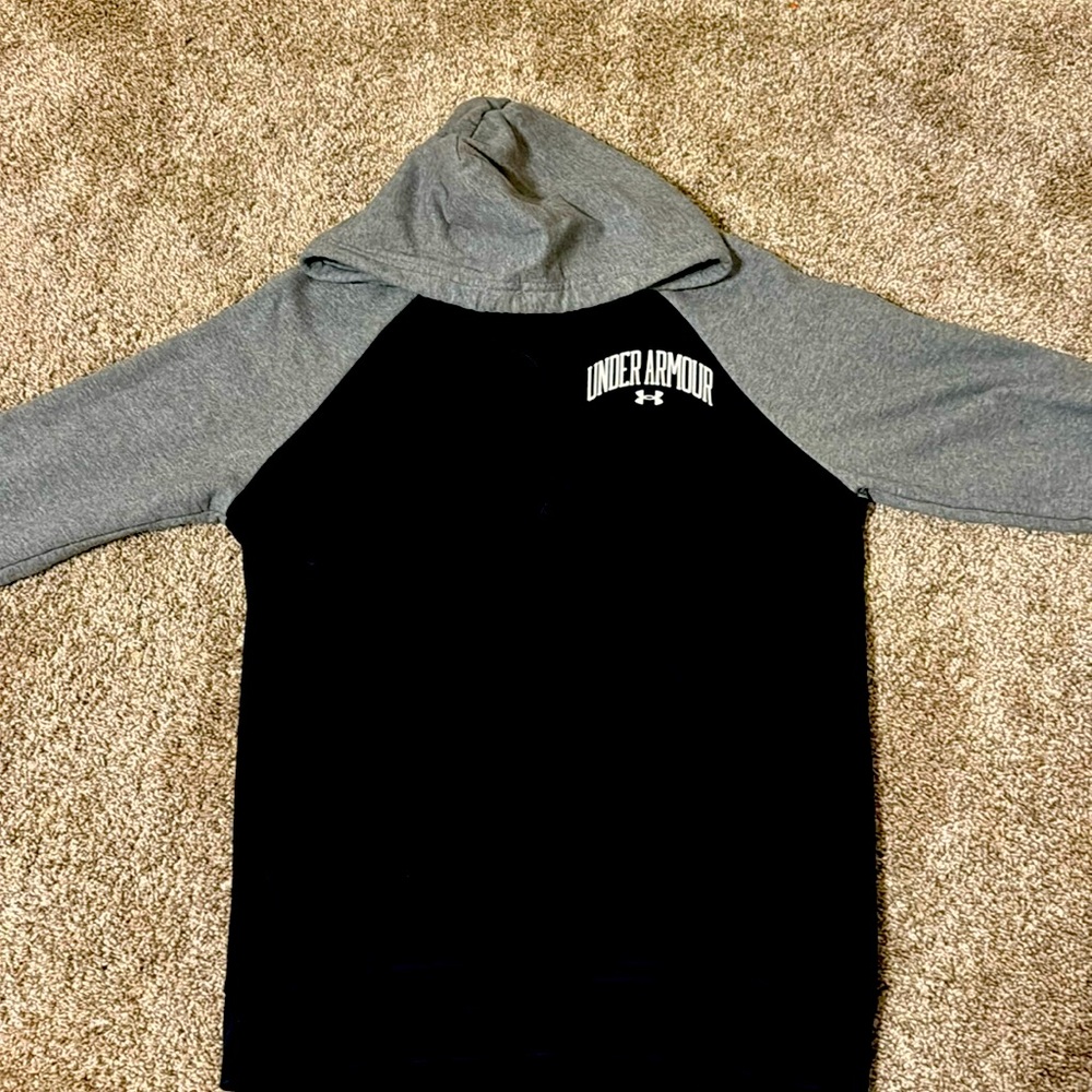 Men’s Under Armour Hoodie (Size Small)
